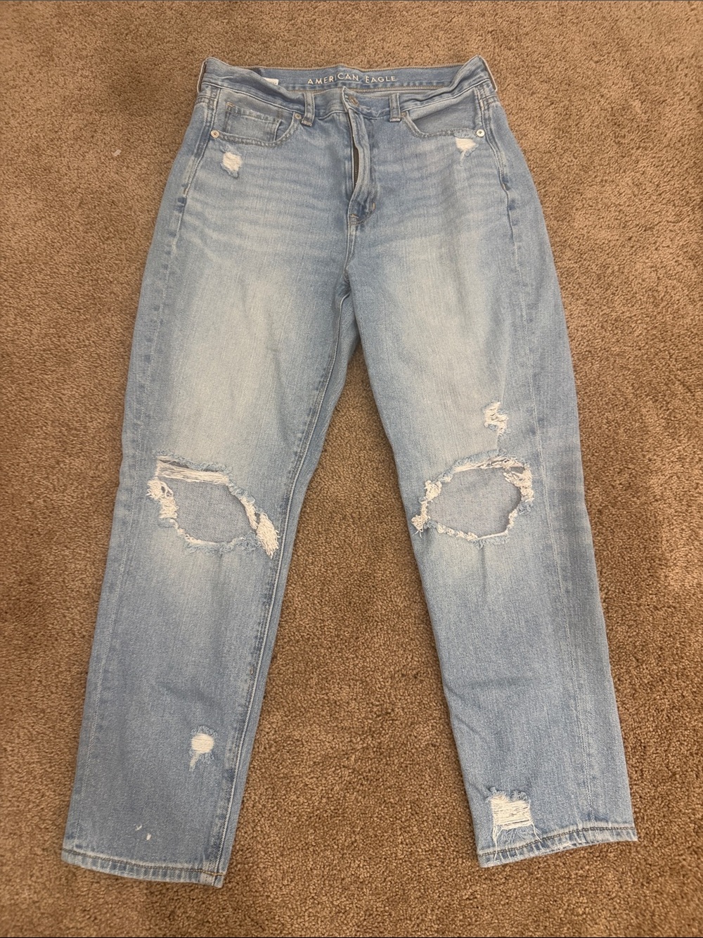American Eagle Outfitters Light Blue Distressed Cropped Mom Jeans